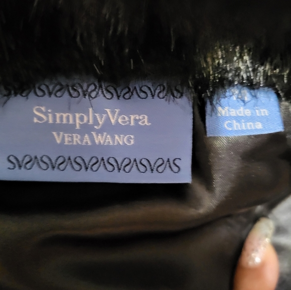 Simply Vera Wang - Picture 2 of 3